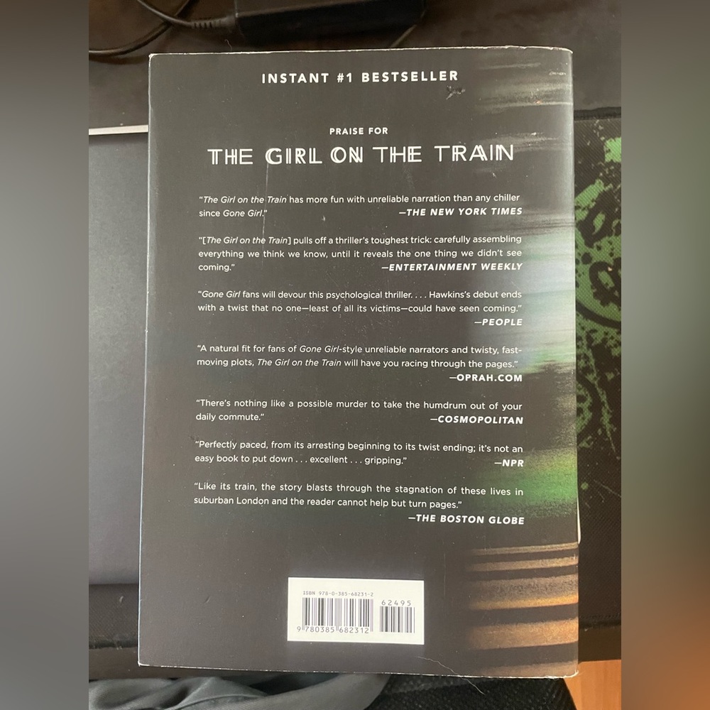The Girl on the Train Paperback Novel Book by Paula Hawkins - Picture 3 of 5